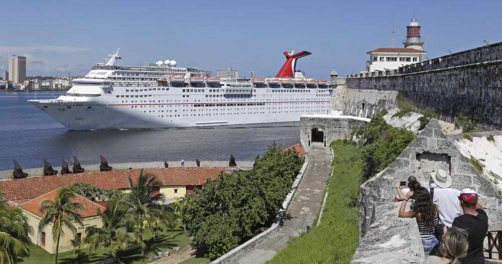 Carnival Paradise vor Havanna